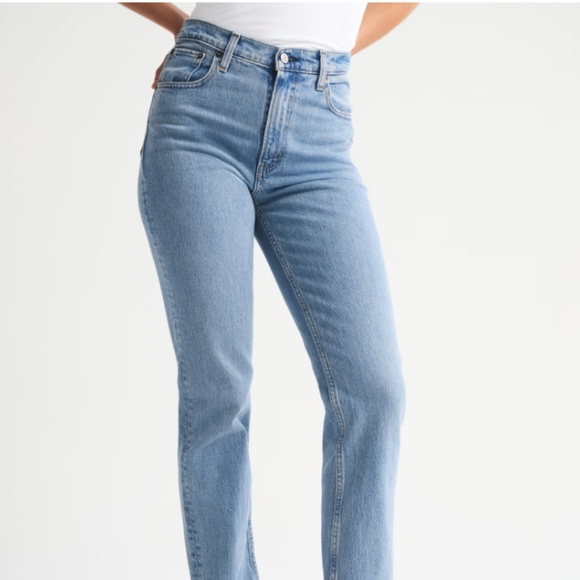 Abercrombie Curve Love Ultra High Rise 90s Straight Jean (Size 25) - Picture 3 of 10
